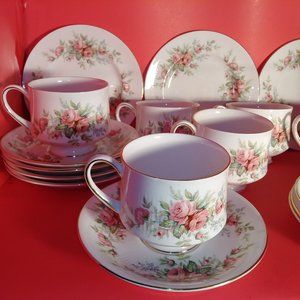 Bone China Royal Standard Trio Rambling Rose, 6 Cups, 5 Saucers, & 6 Plates